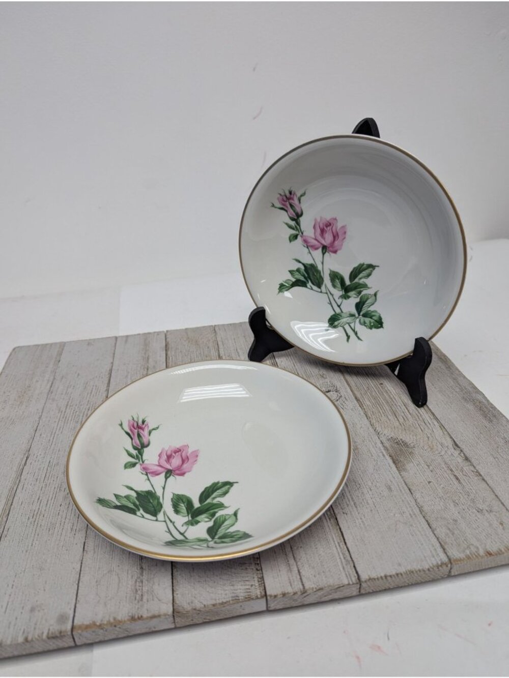 Youngsware YOU1 Embassy Fine China Gold Trim Roses Set 2 Soup Cereal Bowls 7"